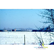 Spijk op achtergrond Hoog Elten F00002628